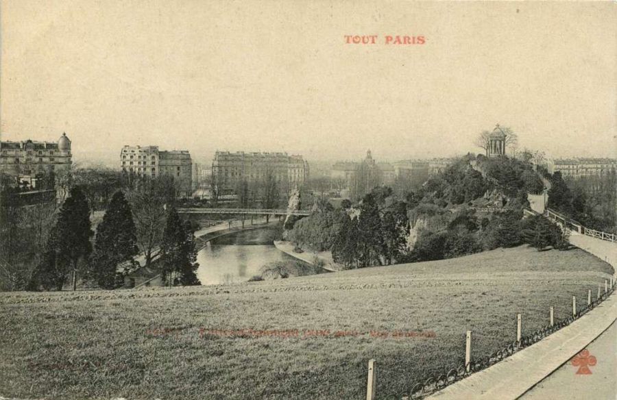 Buttes-Chaumont Park